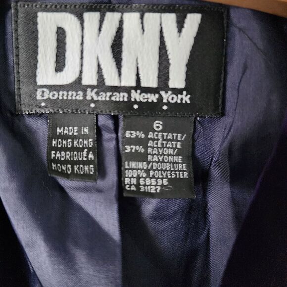 DKNY Women's Purple Velvet Blazer "Model For Reference Only" - Picture 3 of 16